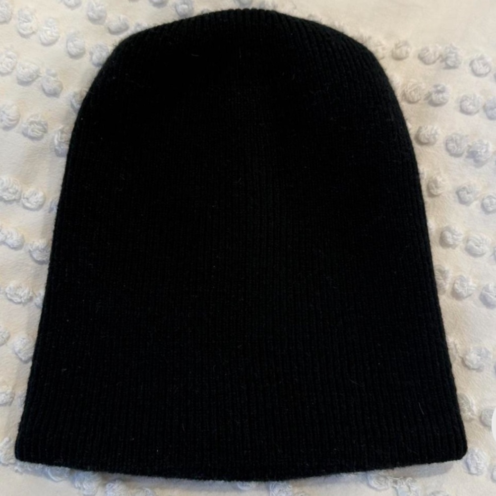 Aritzia Main Character Black Knit Hat